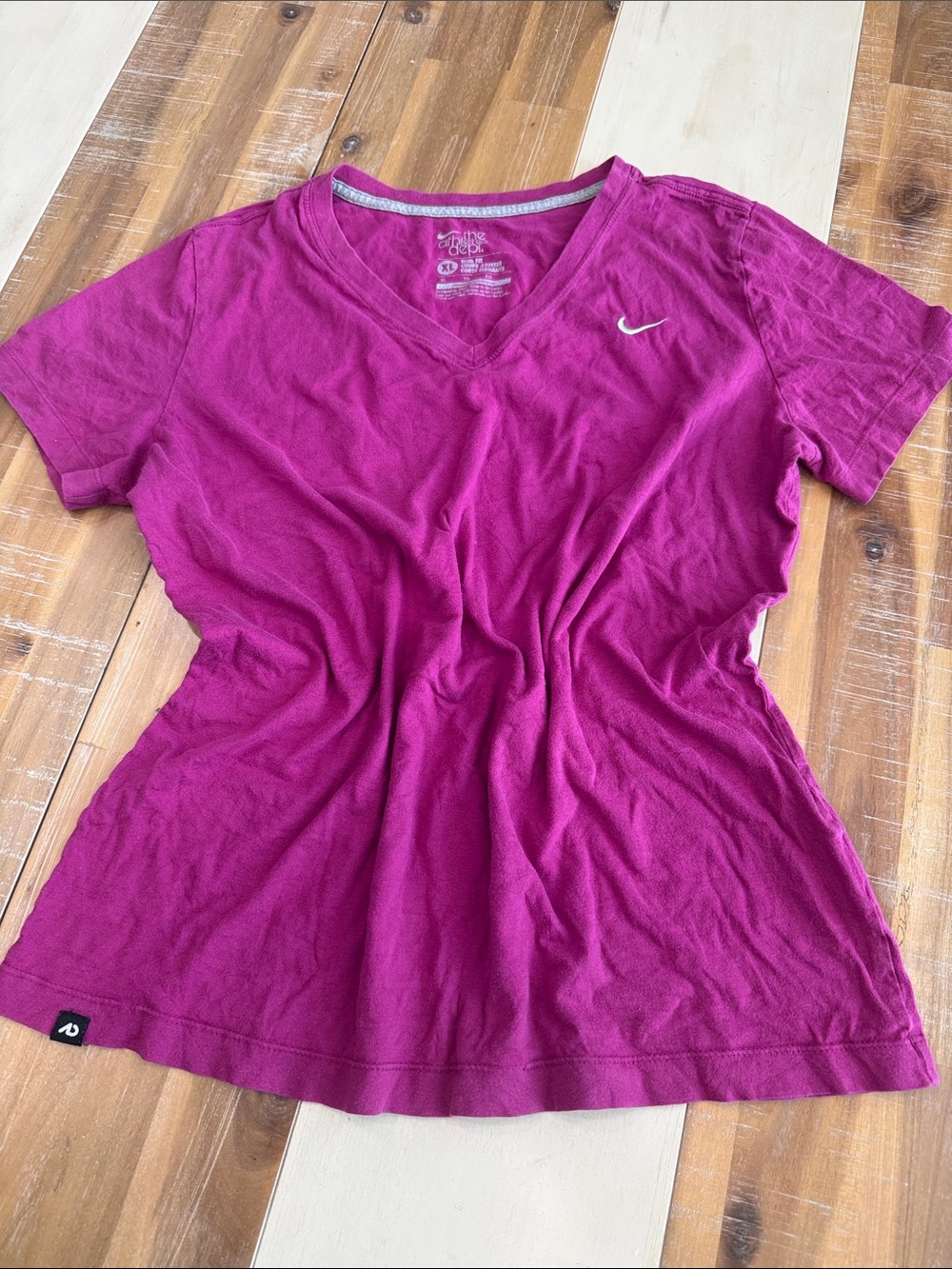 Nike Women’s Bright Magenta V-Neck Short Sleeve Tee